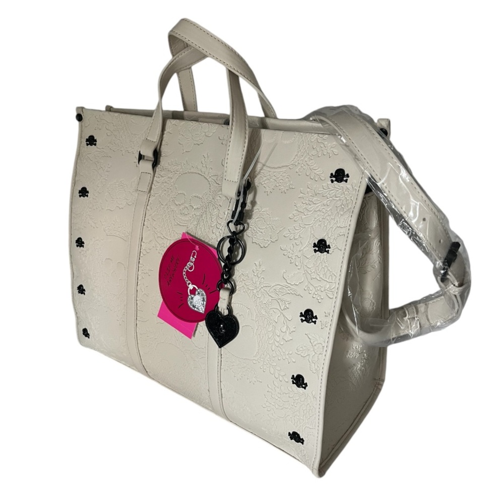 NWT Betsey Johnson embossed Skull tote Skull 💀 Keychain